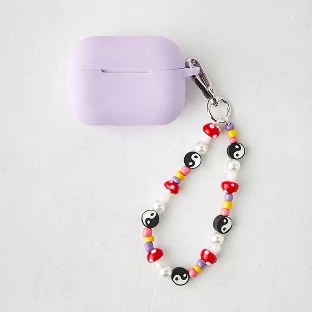 NWT Urban Outfitters Lilac Beaded AirPods Pro Case